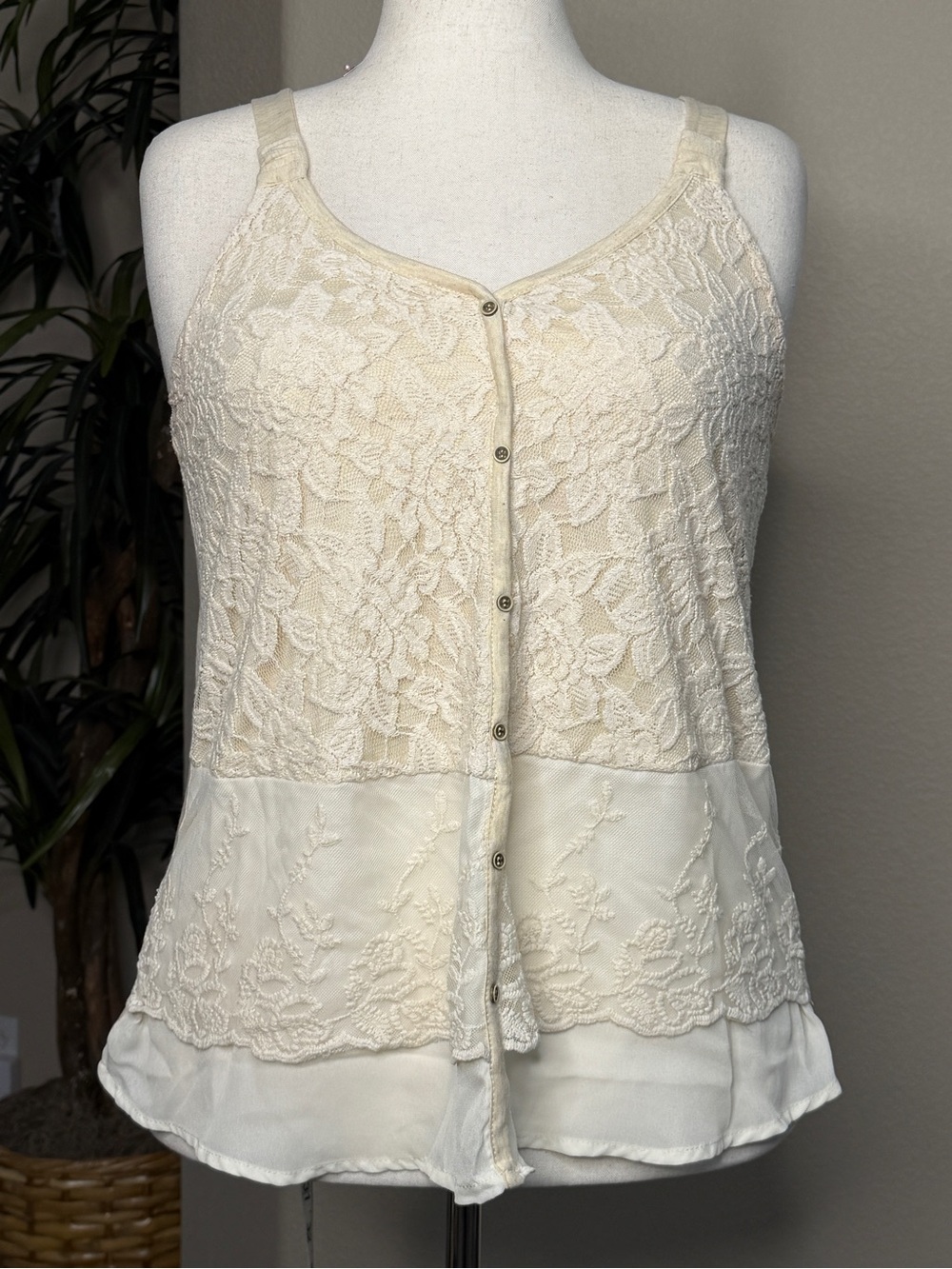Women’s Cream Lace-Overlay Button Front Camisole